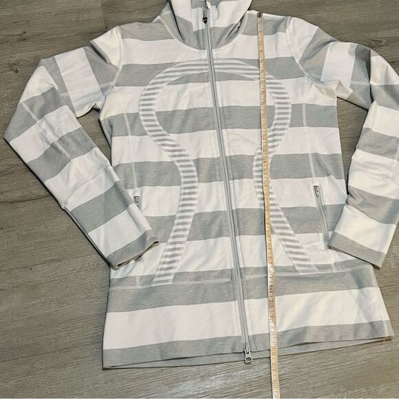 Lululemon In Stride White Silver Gray Bold Stripe Full Zip Jacket 8 - Picture 4 of 9